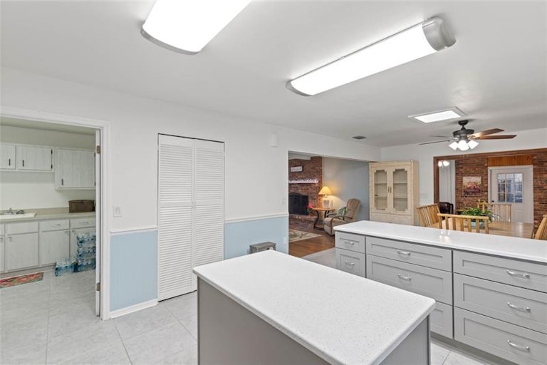 Photo 12 of 56 - 721 W Nelson St, Tavares, FL 32778