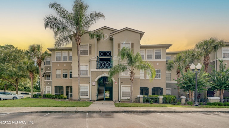Photo 1 of 27 - 3591 Kernan Blvd S #612, Jacksonville, FL 32224