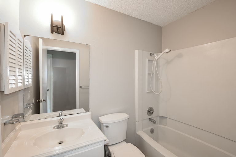 Photo 23 of 25 - 13919 Woodbreeze St, San Antonio, TX 78217