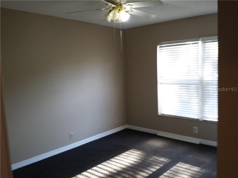 Photo 5 of 25 - 512 Limetree Dr, Oldsmar, FL 34677