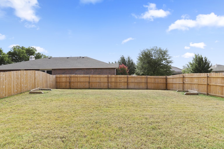 Photo 25 of 25 - 16300 Red River Ln, Justin, TX 76247