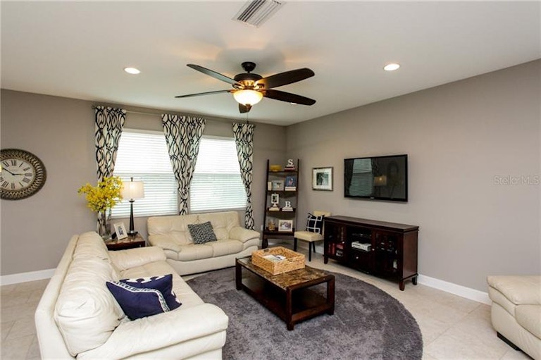 Photo 9 of 24 - 8389 Nandina Dr, Sarasota, FL 34240