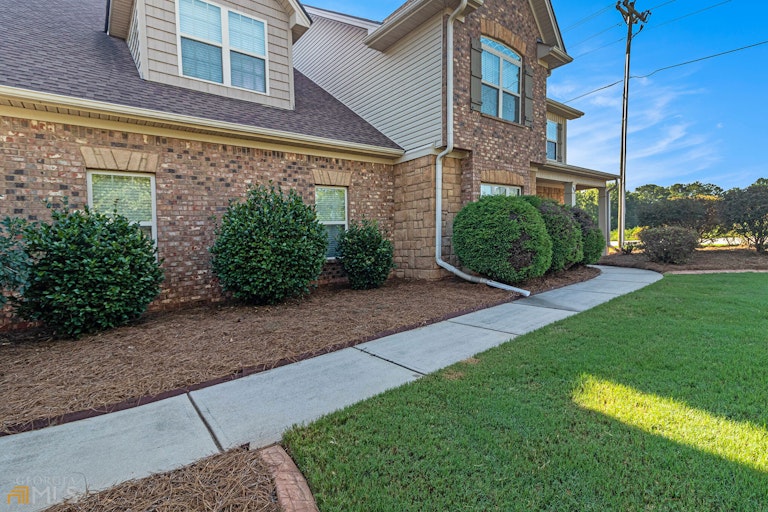Photo 31 of 33 - 100 Belgian Ct, Hampton, GA 30228