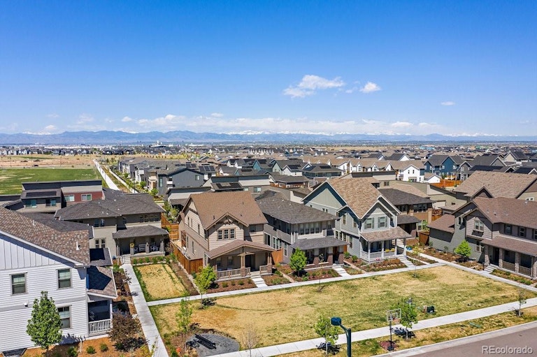Photo 4 of 40 - 5830 Geneva St, Denver, CO 80238