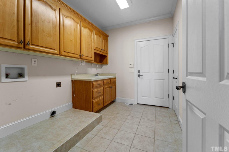 Photo 21 of 30 - 631 E Lakota Dr, Fuquay Varina, NC 27526