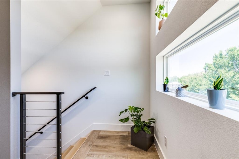 Photo 18 of 24 - 1865 Summit Ave #102, Dallas, TX 75206