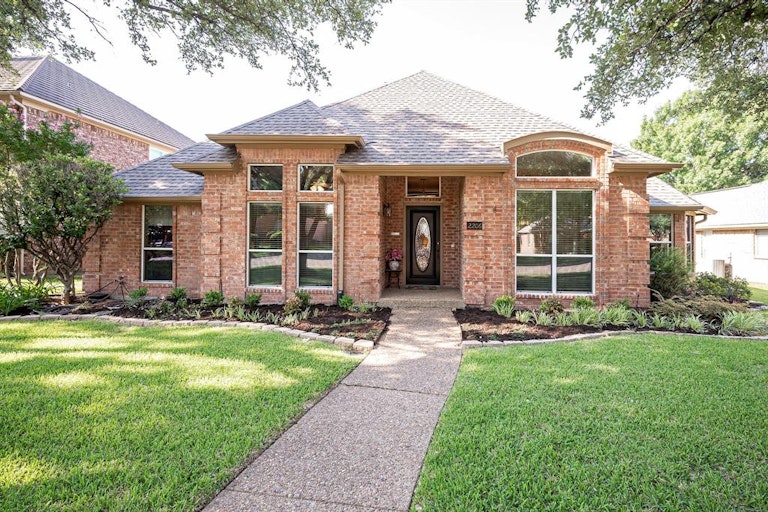 Photo 1 of 24 - 2206 Timberline Dr, Carrollton, TX 75007