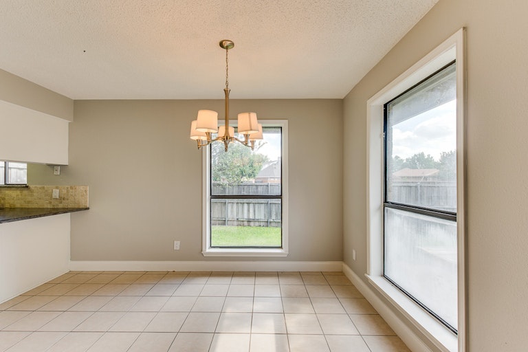 Photo 11 of 26 - 1724 Barclay Dr, Richardson, TX 75081