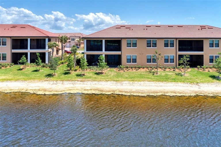 Photo 9 of 83 - 10038 Crooked Creek Dr #103, Venice, FL 34293