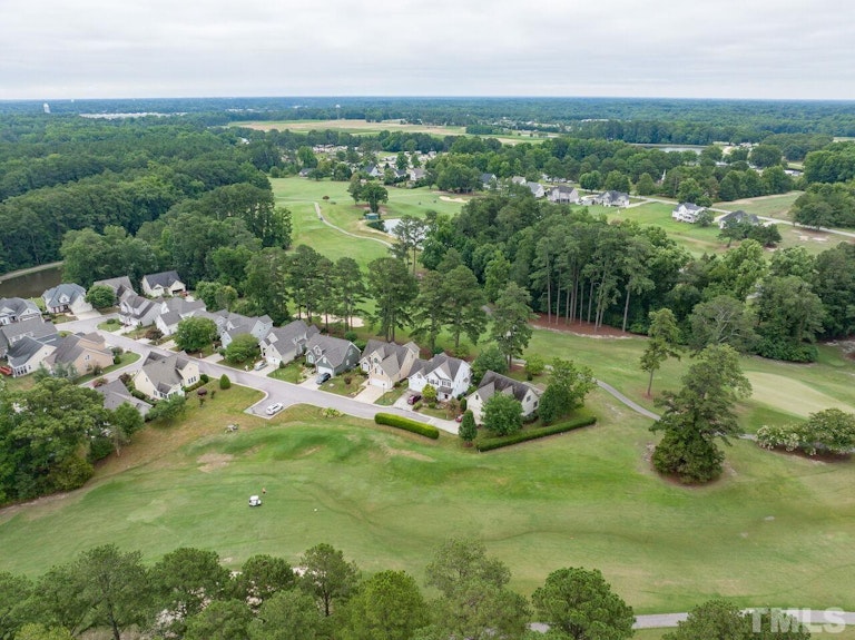 Photo 2 of 40 - 1027 Loch Lomond Dr, Clayton, NC 27520