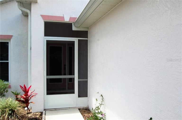 Photo 2 of 15 - 4181 Cannes Ave, Lake Wales, FL 33859