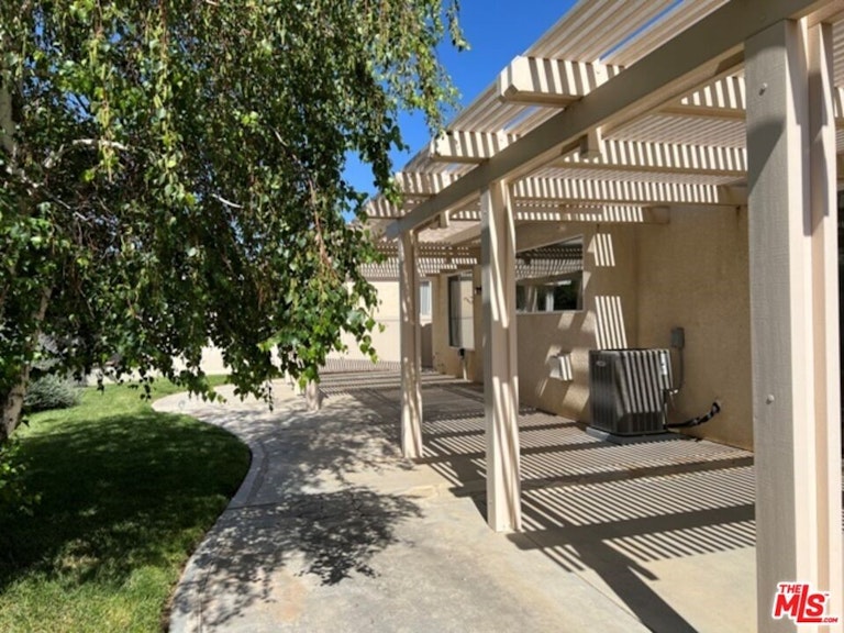 Photo 33 of 54 - 4907 Singing Hills Dr, Banning, CA 92220