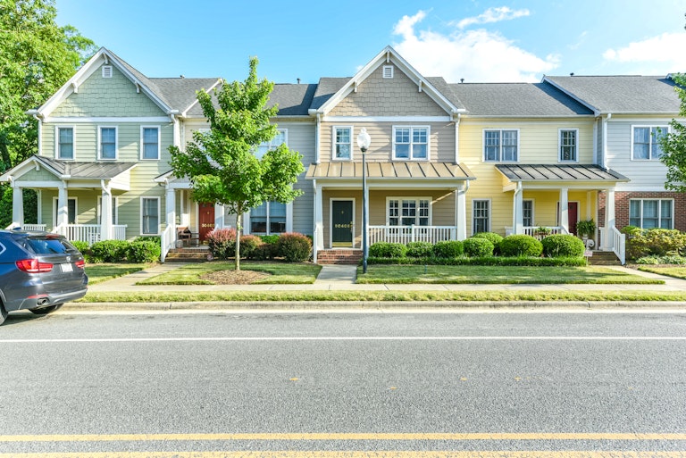 Photo 1 of 21 - 50406 Governors Dr, Chapel Hill, NC 27517