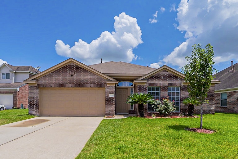 Photo 1 of 29 - 4115 Tree Mist Ct, Humble, TX 77346