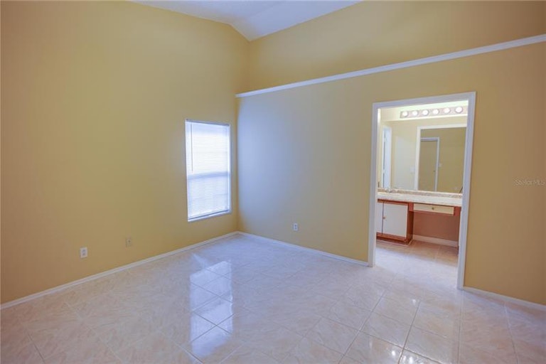 Photo 24 of 39 - 11007 Kenbrook Dr, Riverview, FL 33578