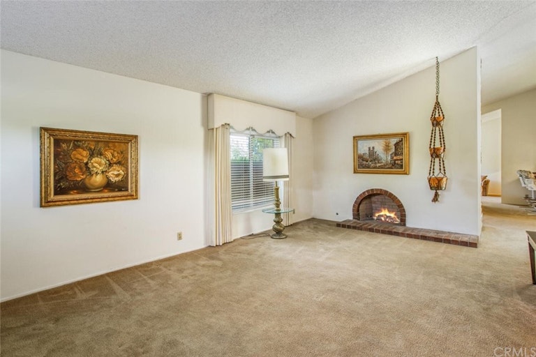 Photo 4 of 44 - 12831 Miradero Pl, Redlands, CA 92373