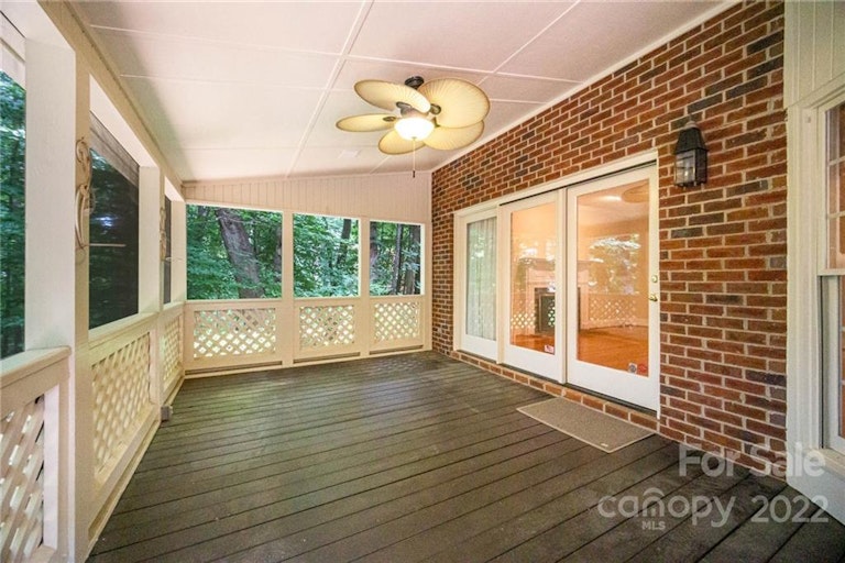 Photo 33 of 48 - 3607 Deruyter Cir, Charlotte, NC 28269