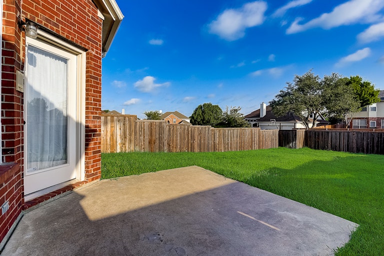 Photo 37 of 37 - 4009 Pear Ridge Dr, The Colony, TX 75056