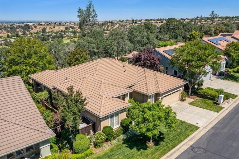 Photo 13 of 47 - 3970 Coldwater Dr, Rocklin, CA 95765