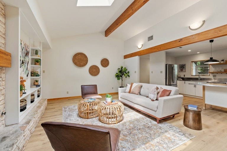 Photo 7 of 26 - 12904 Trailwood Rd, Austin, TX 78727