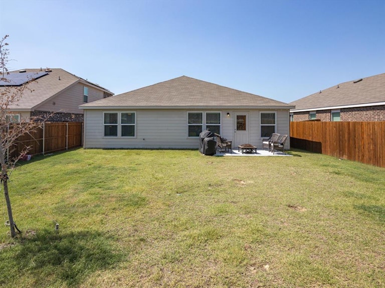 Photo 25 of 27 - 916 Shire Ave, Haslet, TX 76052