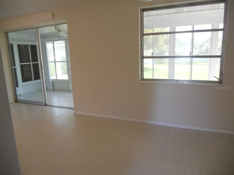 Photo 10 of 22 - 2312 Terry Ln, Sarasota, FL 34231