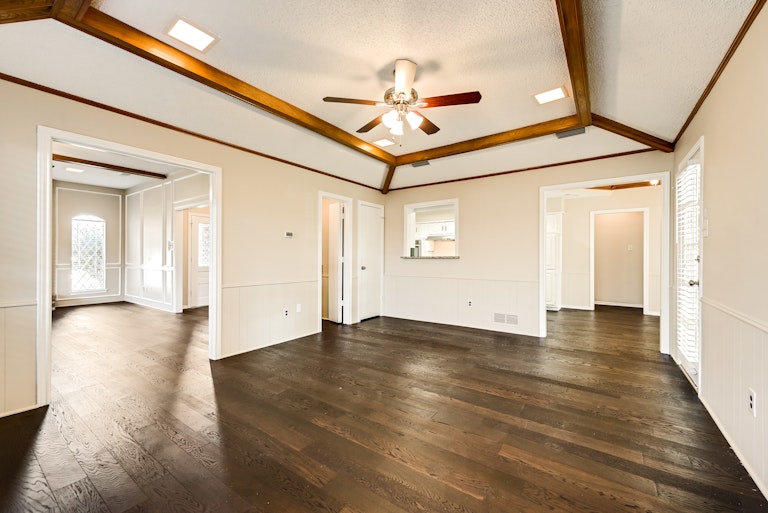 Photo 13 of 27 - 1528 Springtree Cir, Richardson, TX 75082