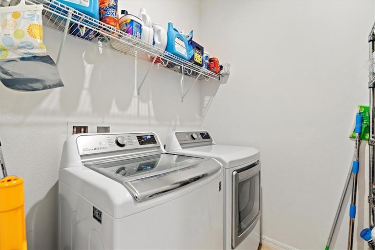 Photo 31 of 47 - 29769 Chapel Chase Dr, Wesley Chapel, FL 33545