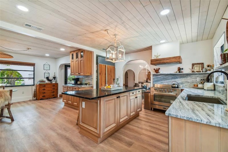 Photo 26 of 59 - 2101 River Ridge Dr, Sarasota, FL 34239