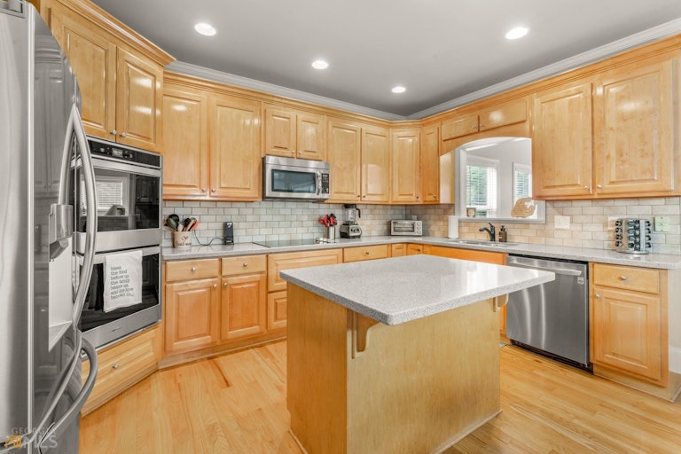Photo 11 of 58 - 450 Herring Rd, Grayson, GA 30017