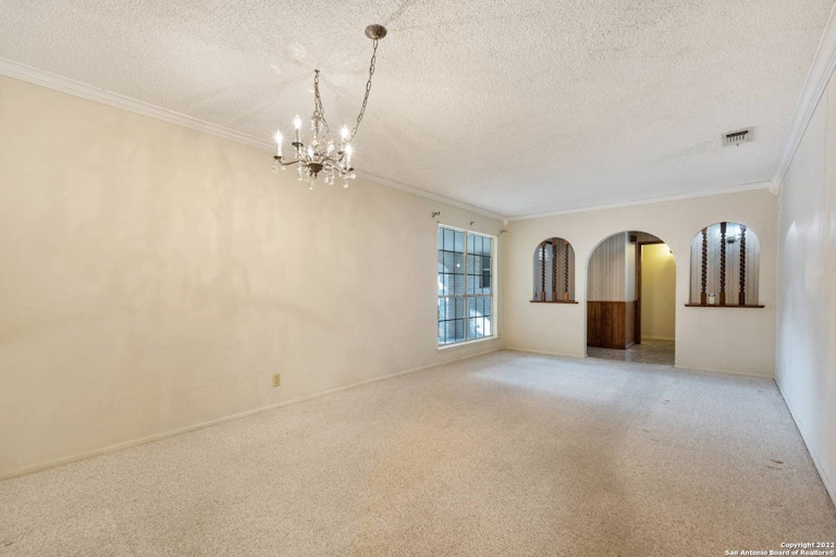 Photo 6 of 27 - 3538 Pinebluff Dr, San Antonio, TX 78230