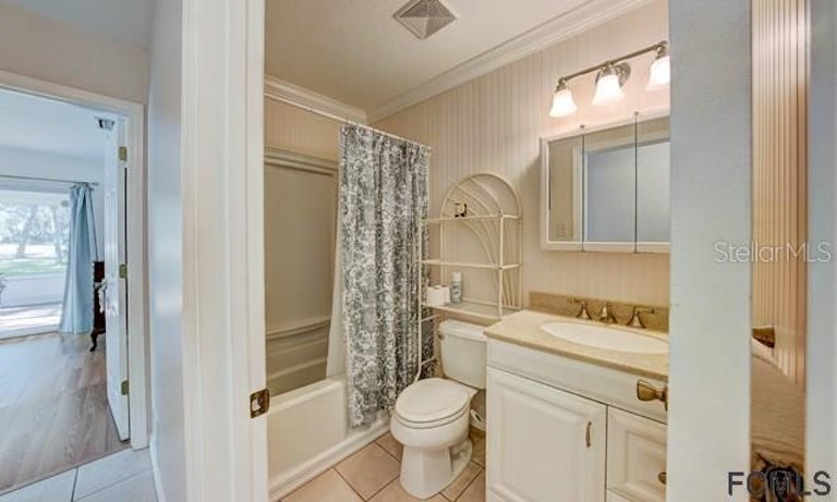 Photo 32 of 39 - 11 Crompton Pl, Palm Coast, FL 32137