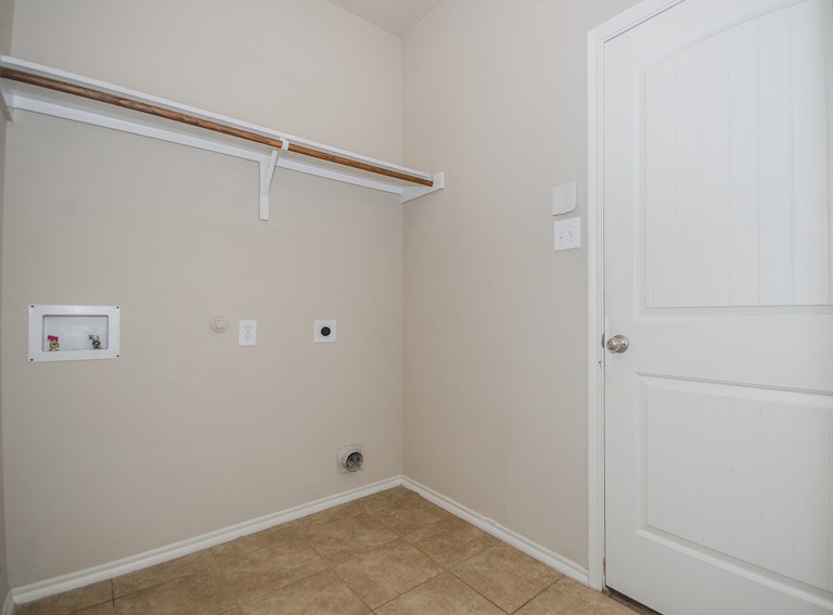 Photo 41 of 44 - 9713 Mulligan Dr, McKinney, TX 75072