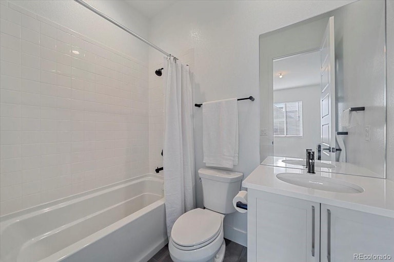 Photo 29 of 40 - 5830 Geneva St, Denver, CO 80238