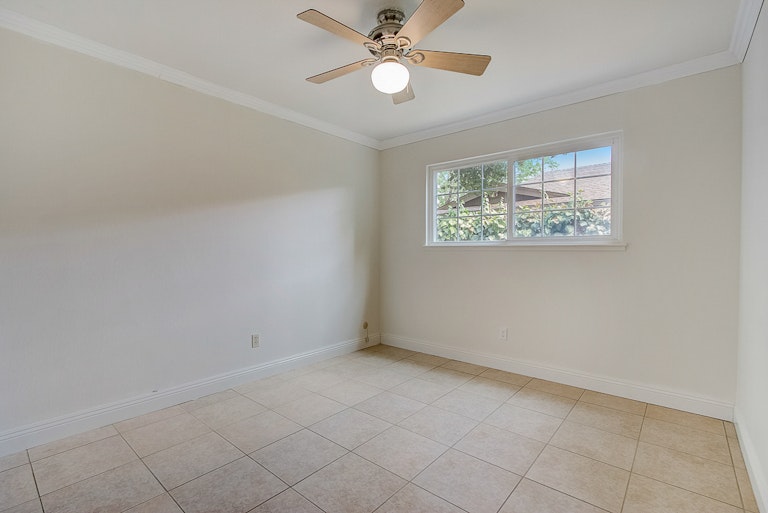 Photo 23 of 33 - 2760 Point Reyes Way, Sacramento, CA 95826