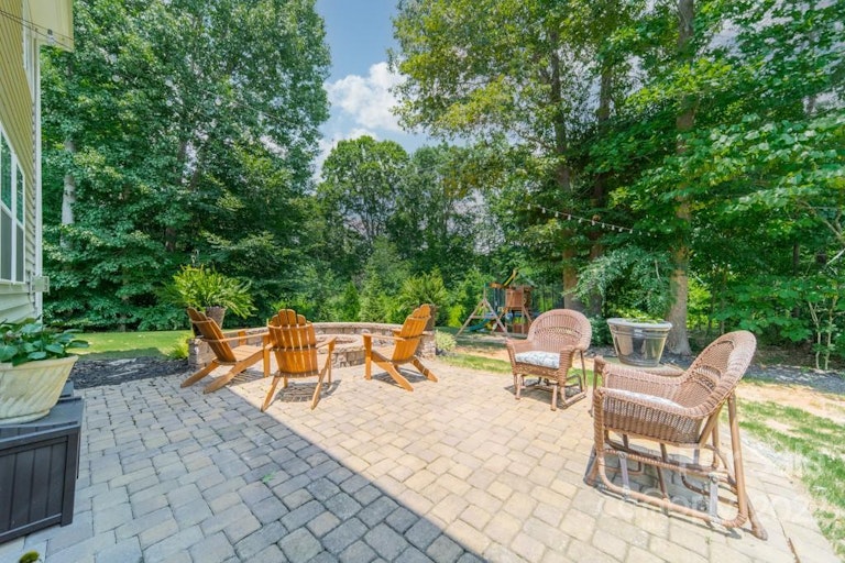 Photo 31 of 38 - 5726 Kildare Ct, Belmont, NC 28012