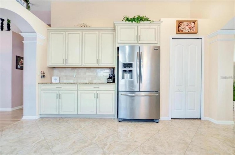 Photo 11 of 30 - 22328 Red Jacket Ln, Land O Lakes, FL 34639