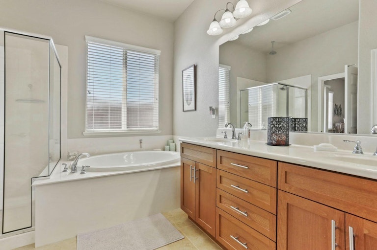 Photo 10 of 46 - 1026 Dimaggio Way, Galt, CA 95632