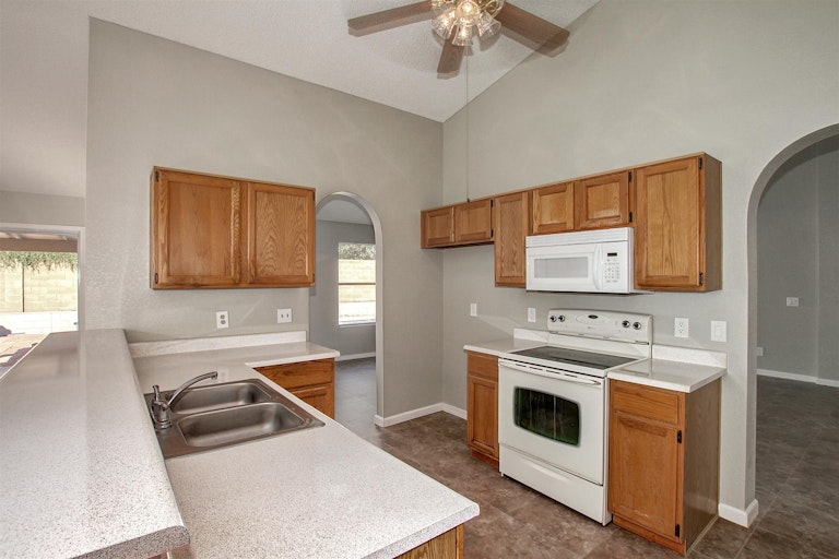 Photo 2 of 22 - 4020 E Taro Ln, Phoenix, AZ 85050