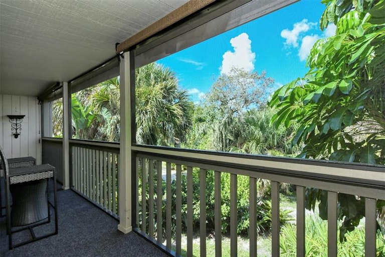 Photo 15 of 77 - 306 Pine Run Dr, Osprey, FL 34229