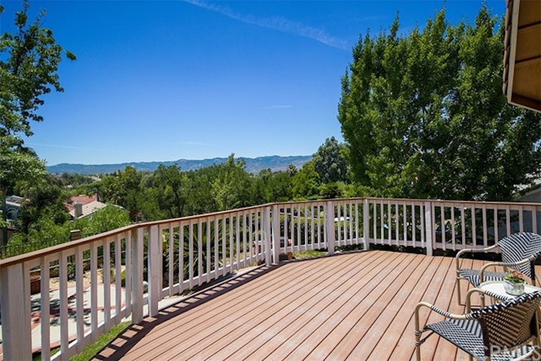 Photo 20 of 33 - 22566 Cardiff Dr, Santa Clarita, CA 91350