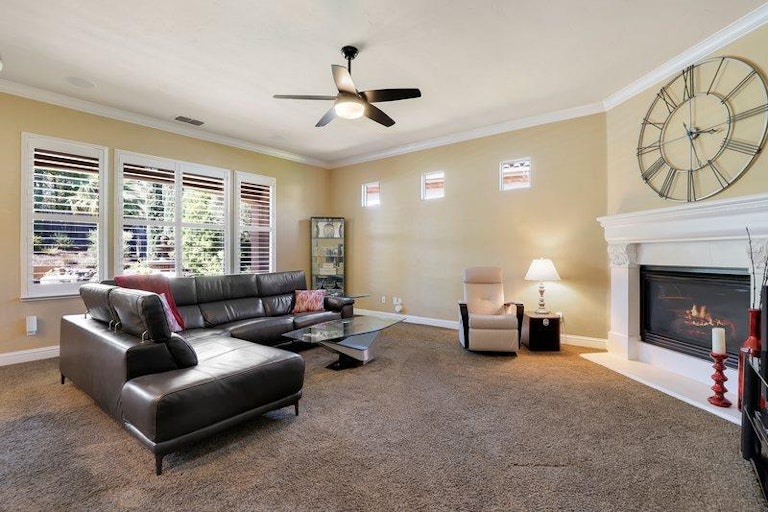 Photo 24 of 58 - 600 Barcelona Ct, Roseville, CA 95747