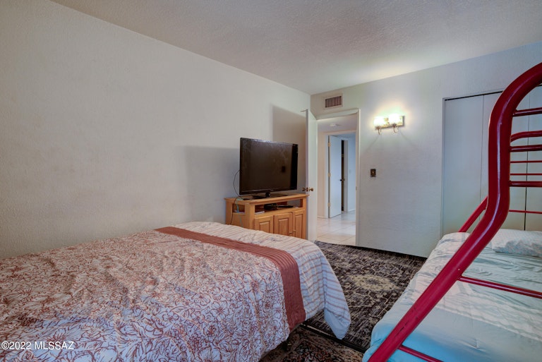 Photo 14 of 23 - 2525 E Prince Rd, Tucson, AZ 85716