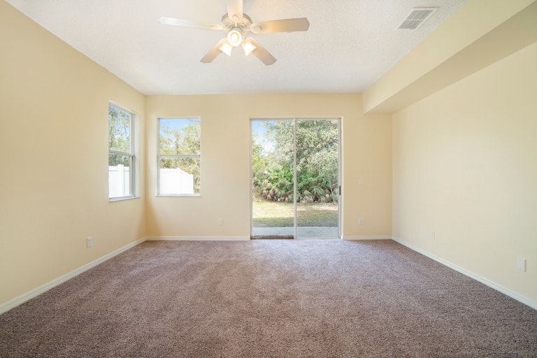 Photo 3 of 16 - 15127 Perdido Dr, Orlando, NC 32828