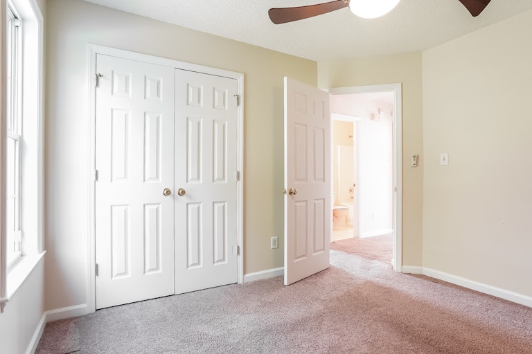 Photo 17 of 25 - 1604 Lake Trout Ln, Raleigh, NC 27610