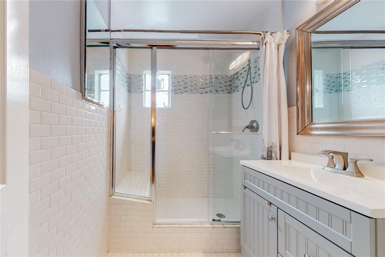 Photo 20 of 28 - 5021 N Hall St, Dallas, TX 75235