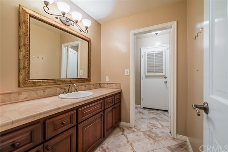 Photo 27 of 59 - 2899 N Monte Verde Dr, Covina, CA 91724