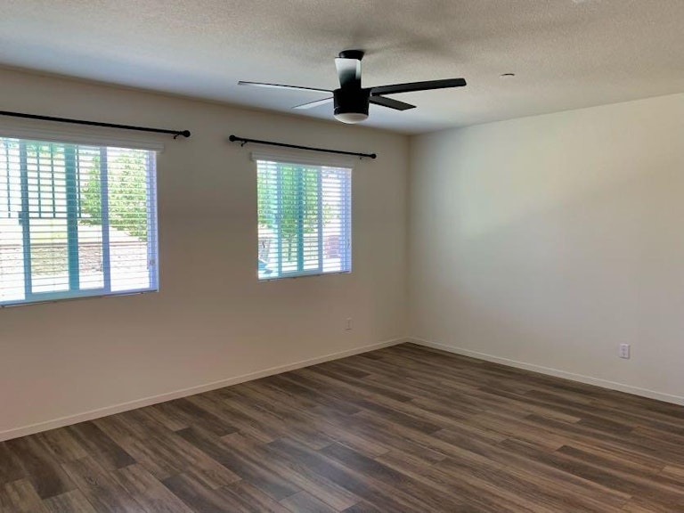 Photo 3 of 25 - 3504 Bayou Rd, Sacramento, CA 95835