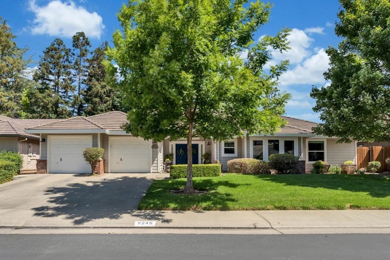 Photo 2 of 44 - 9245 Laguna Lake Way, Elk Grove, CA 95758