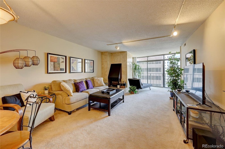 Photo 11 of 36 - 1777 Larimer St #1711, Denver, CO 80202
